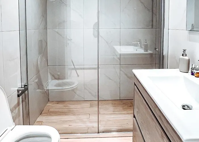 360 Heights, Gym & Pool ニコシア