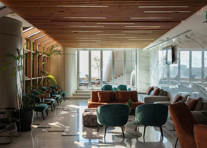 360 Heights, Gym & Pool Nikósie